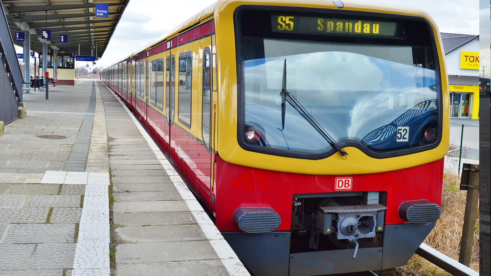 metro traukinys